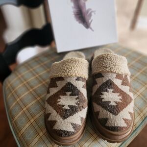 Jessica Simpson Ebriya mule